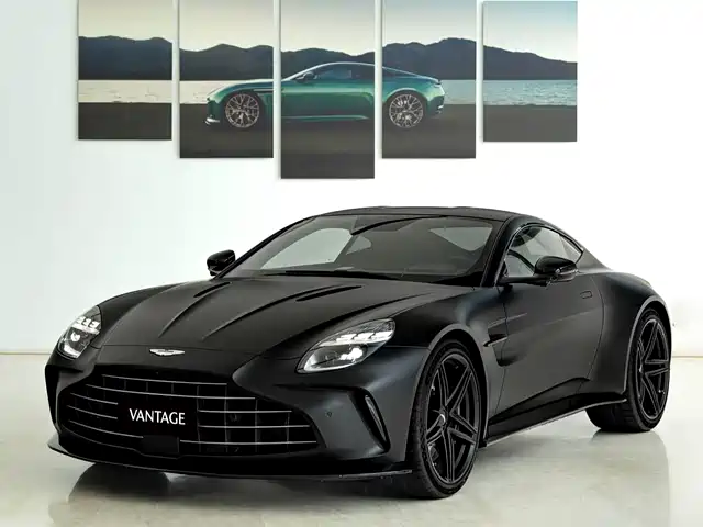 Aston Martin V8
