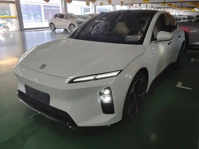 2025 Nio ET5
