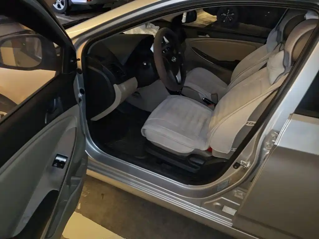 Hyundai Verna — миниатюра 12