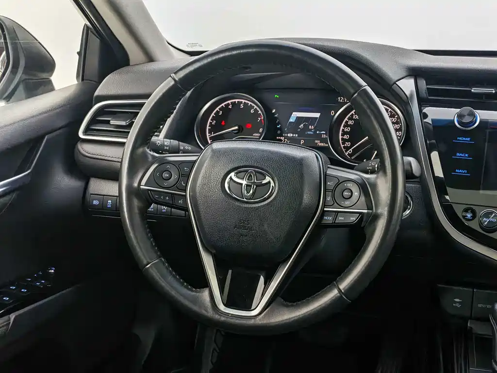Toyota Camry — миниатюра 21