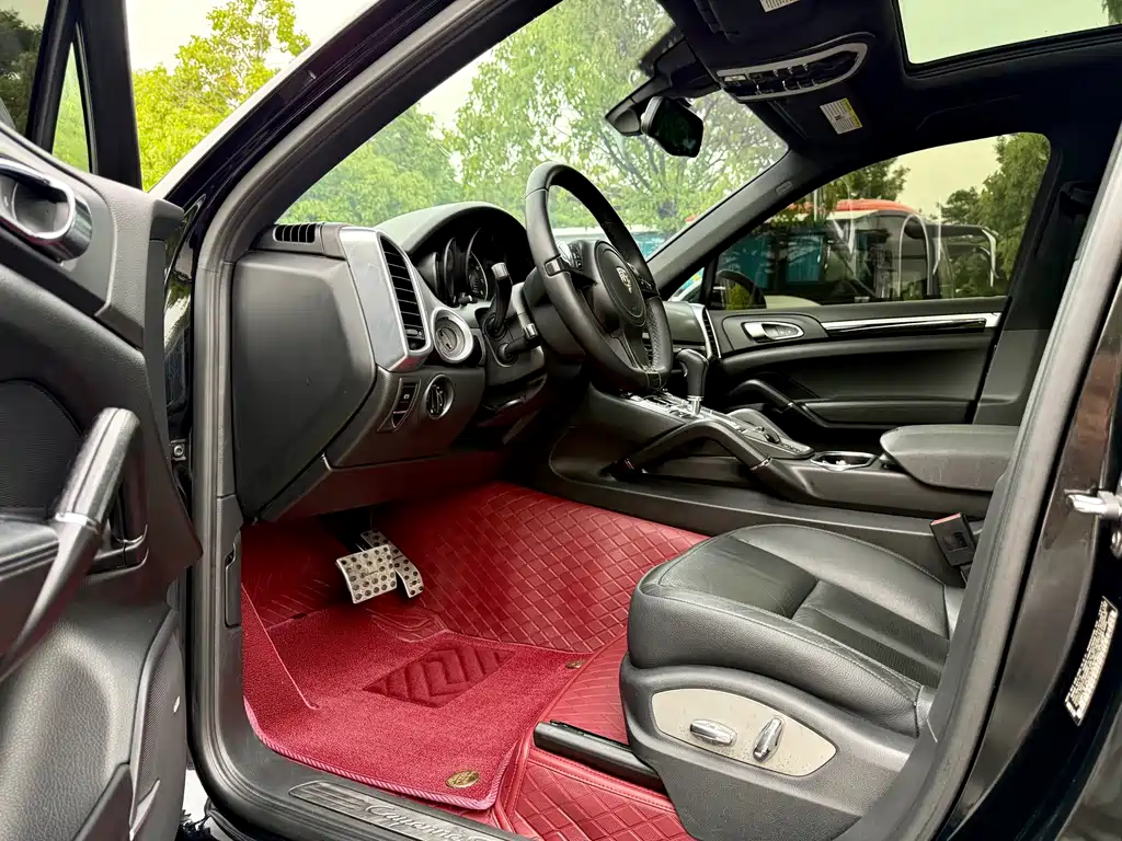 Porsche Cayenne — миниатюра 5