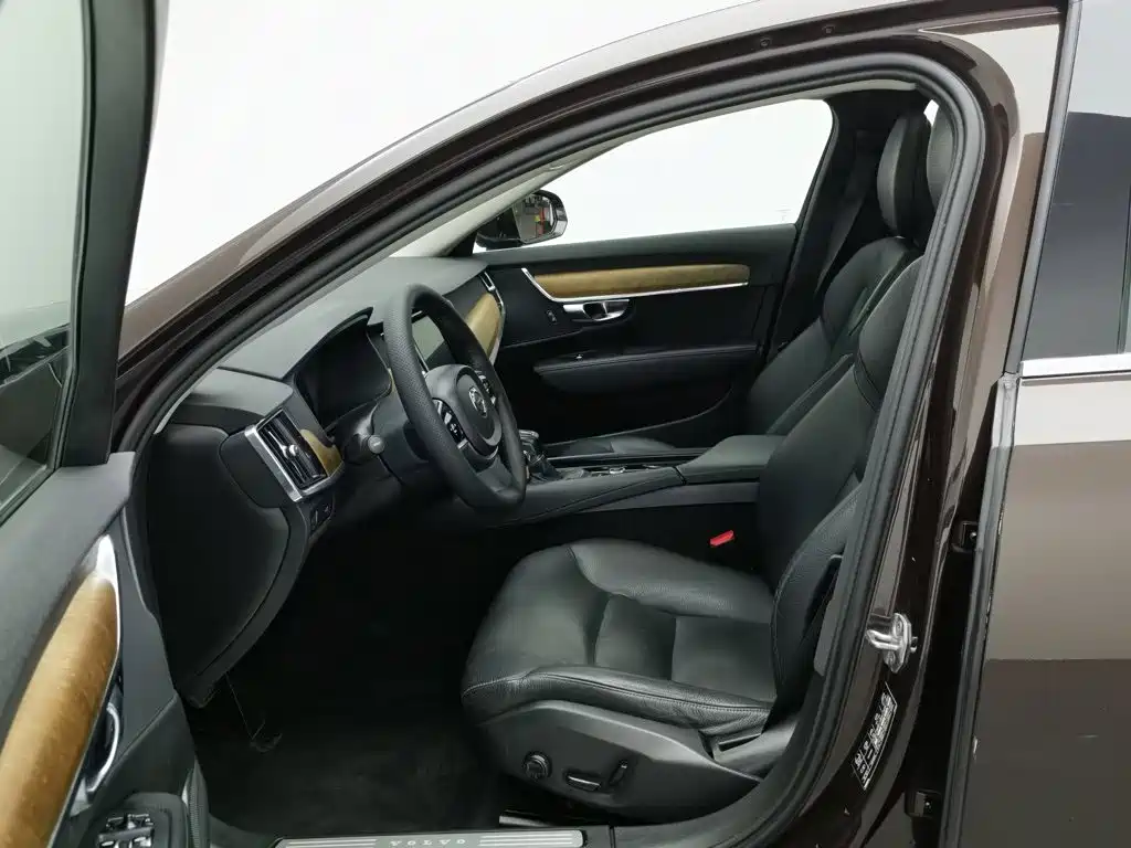 Volvo S90 — миниатюра 10