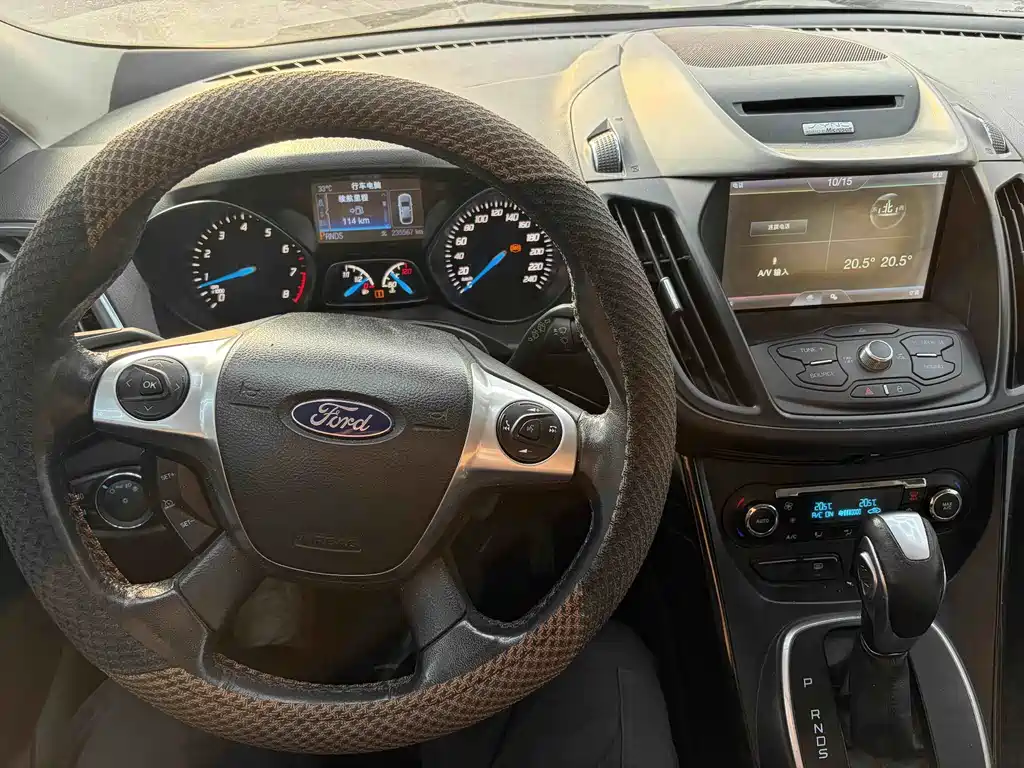 Ford Kuga — миниатюра 10