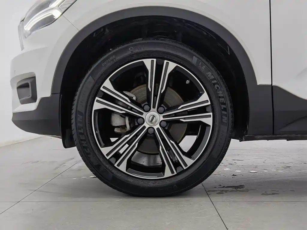 Volvo XC40 — миниатюра 17