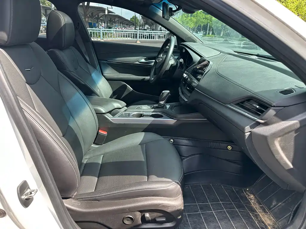 Cadillac CT4 — миниатюра 11