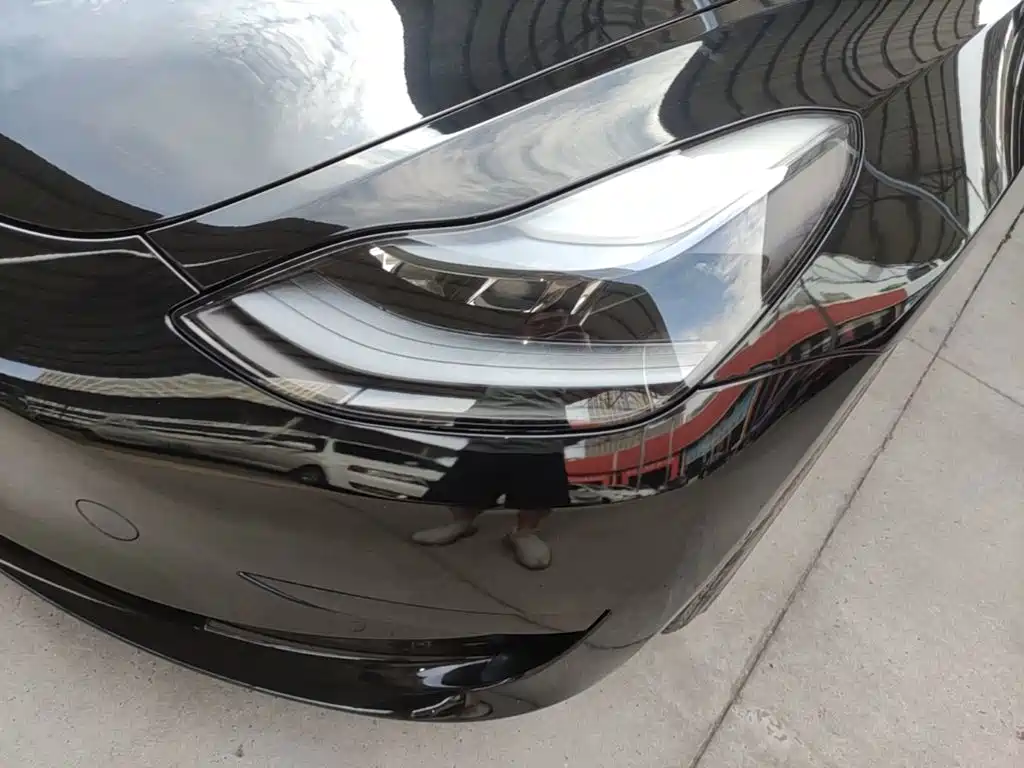 Tesla Model 3 — миниатюра 24