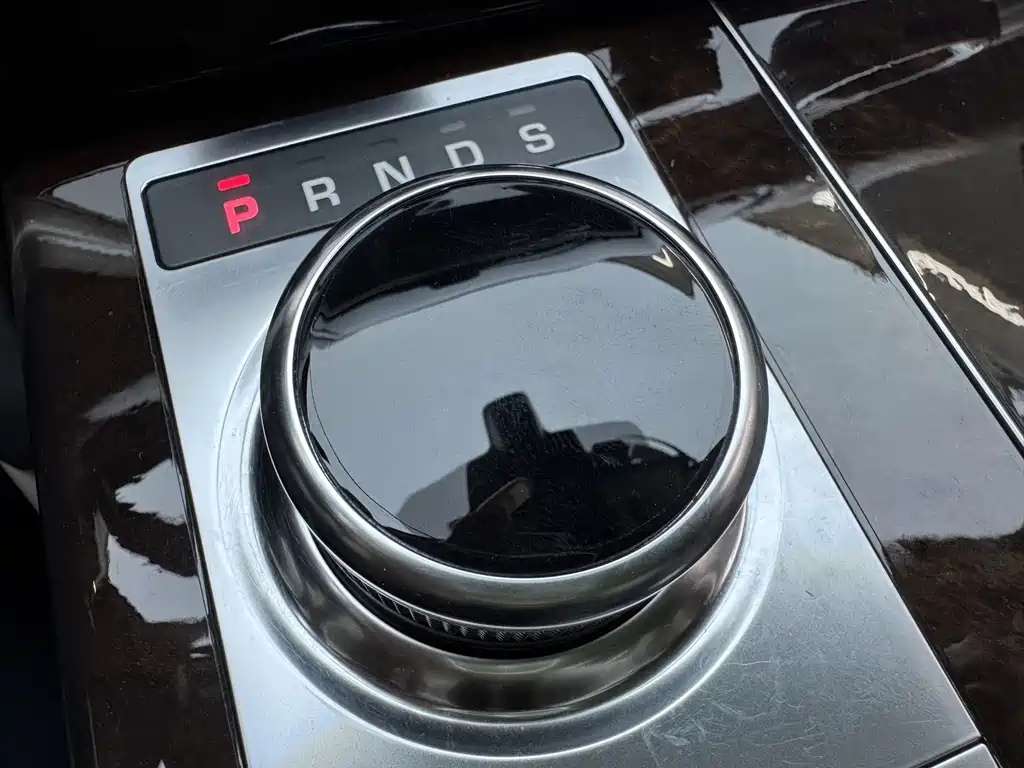 Land Rover Range Rover — миниатюра 27