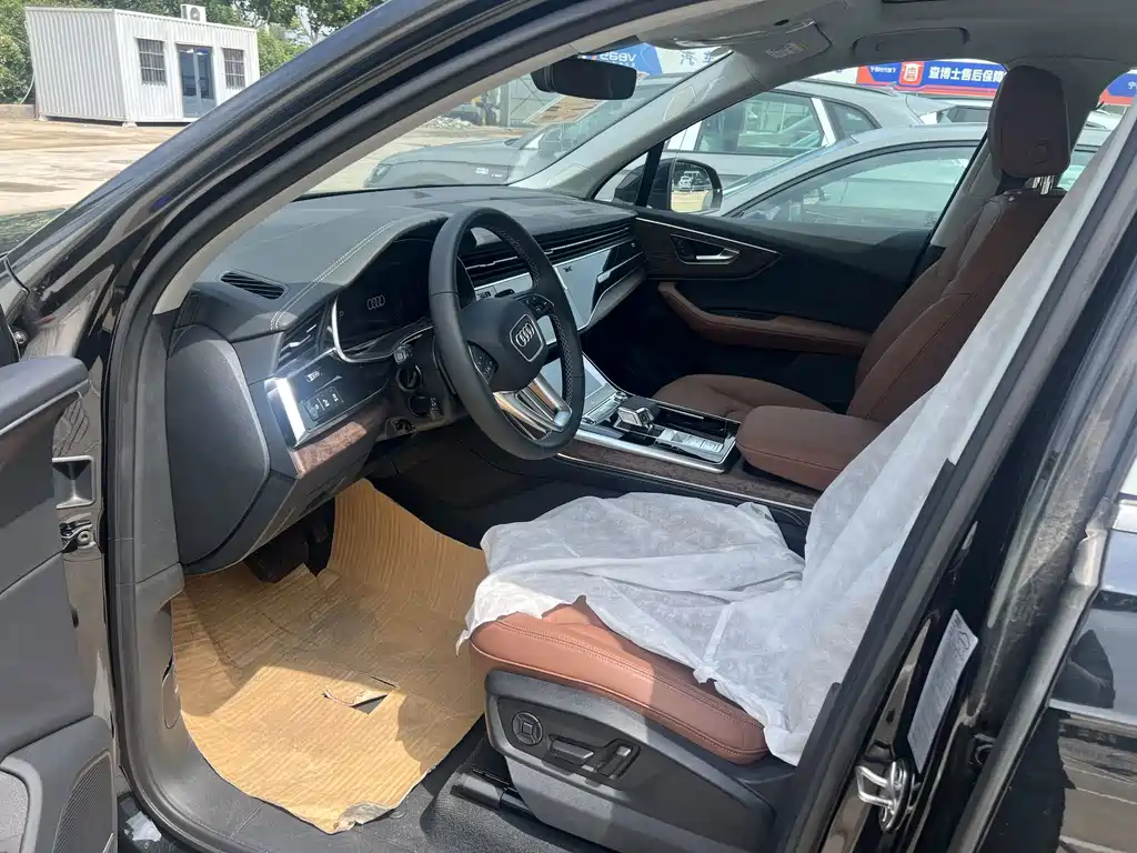 Audi Q7 — миниатюра 5