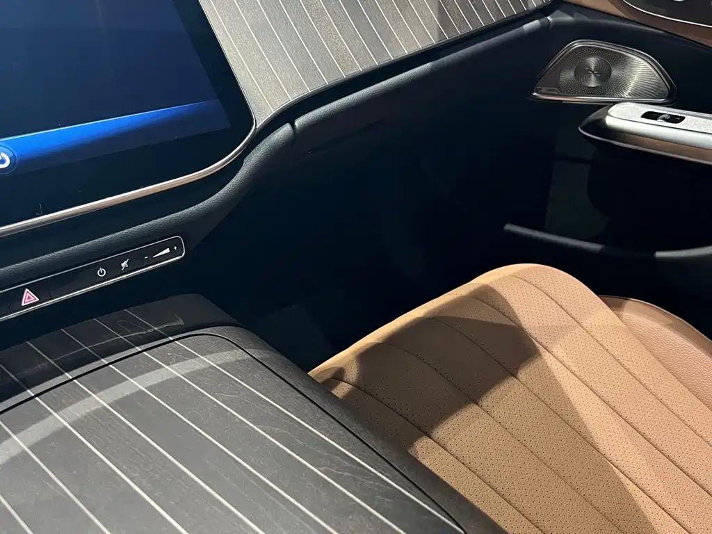 Mercedes-Benz E-Class — миниатюра 4