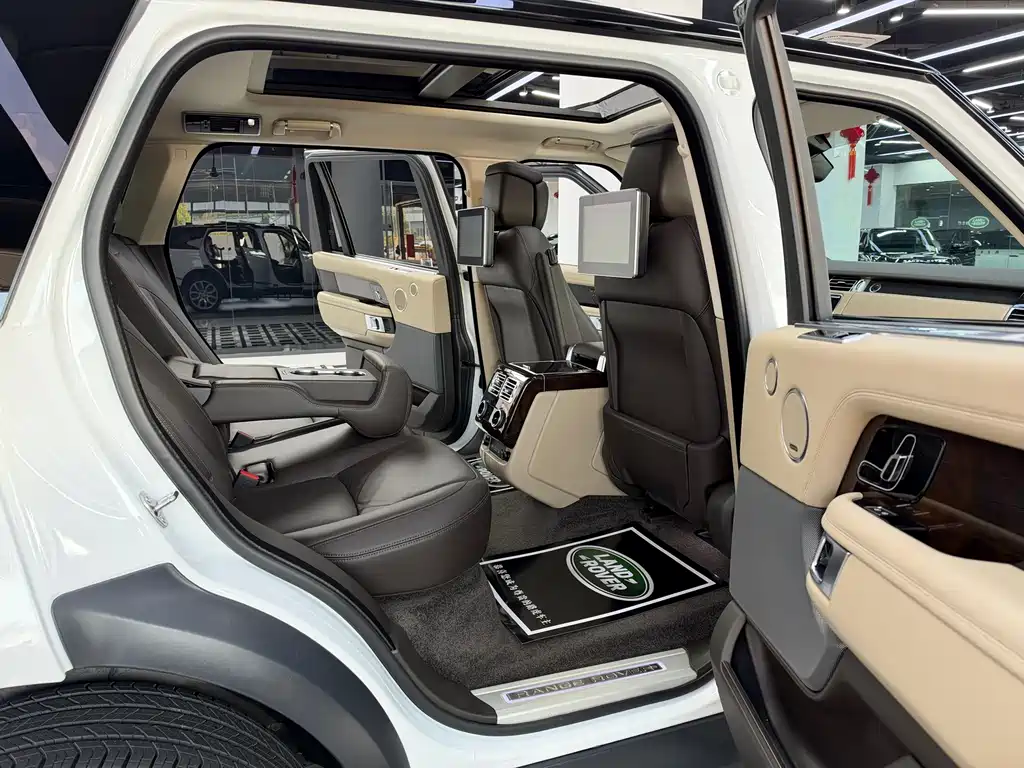 Land Rover Range Rover 2022 — фото 12