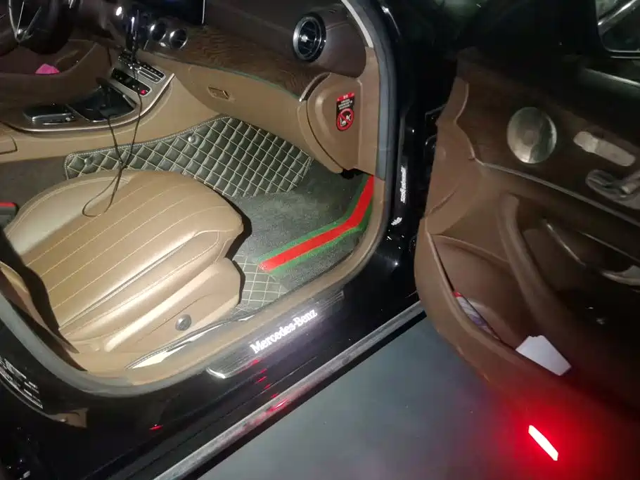 Mercedes-Benz E-Class — миниатюра 8