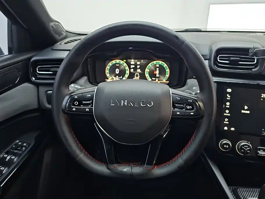 Lynk & Co 03 — миниатюра 15