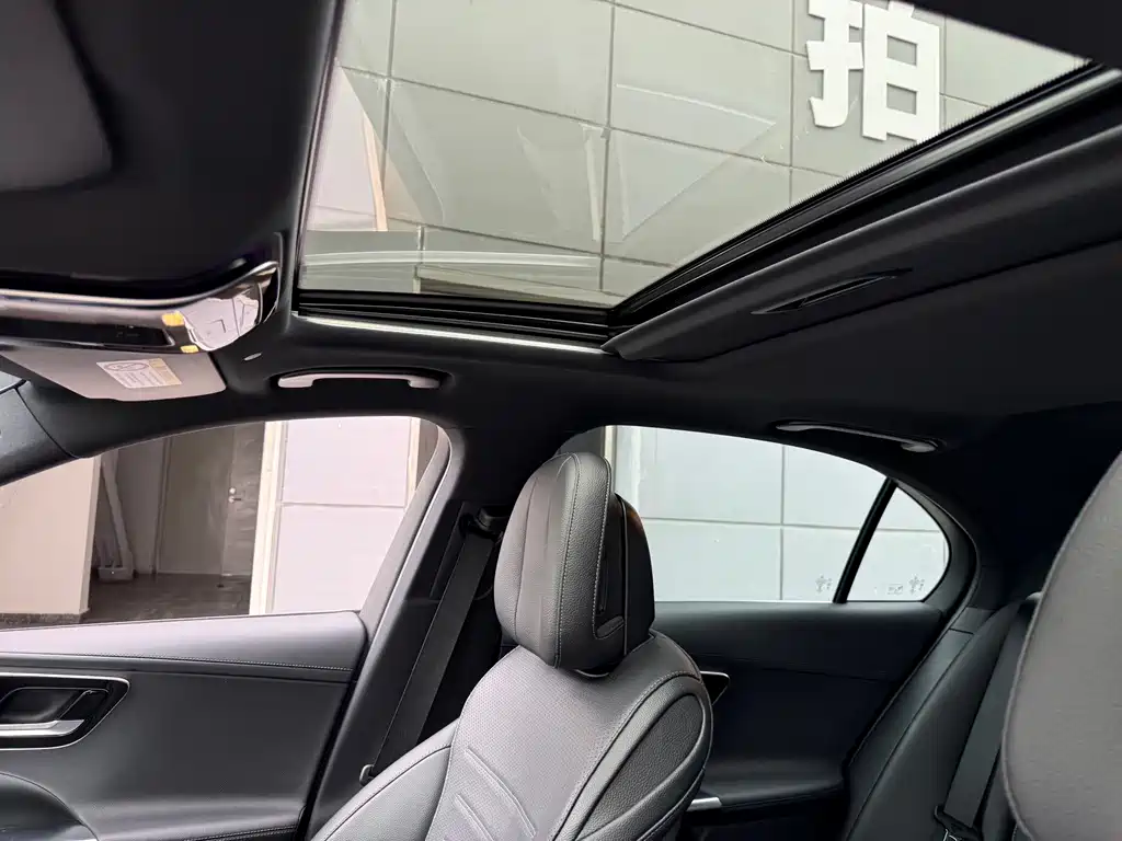 Mercedes-Benz C-Class — миниатюра 30