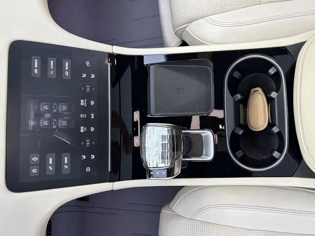 Li Auto Li ONE — миниатюра 9