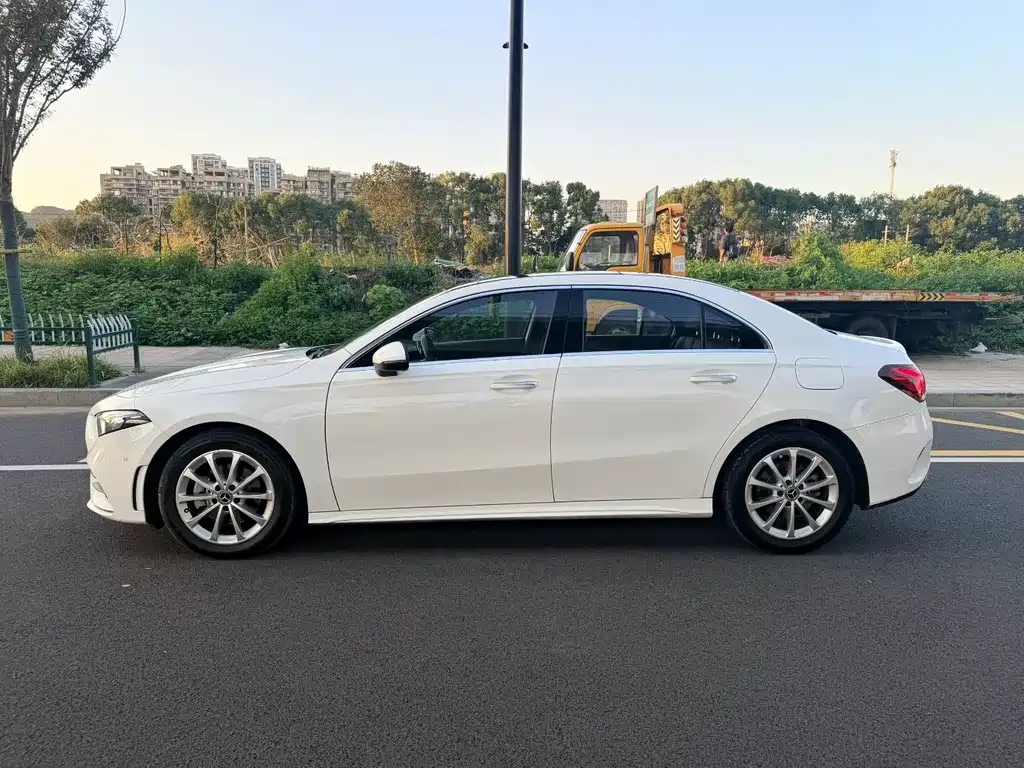 Mercedes-Benz A-Class — миниатюра 3