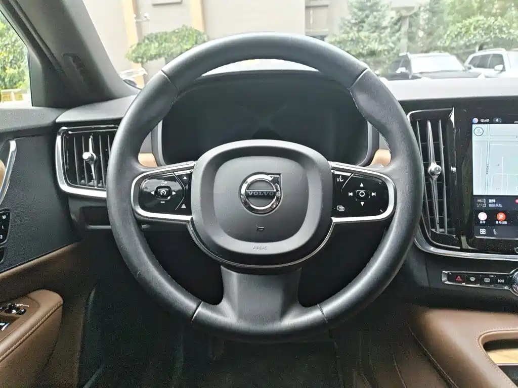 Volvo S90 — миниатюра 6