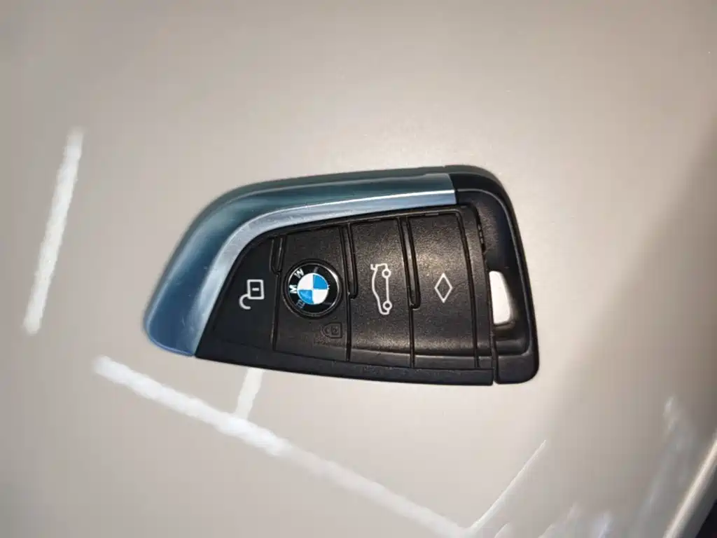 BMW iX3 — миниатюра 9