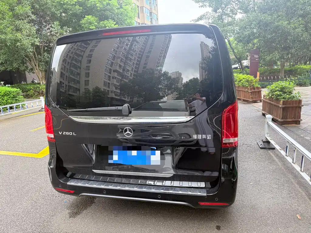 Mercedes-Benz V-Class — миниатюра 26