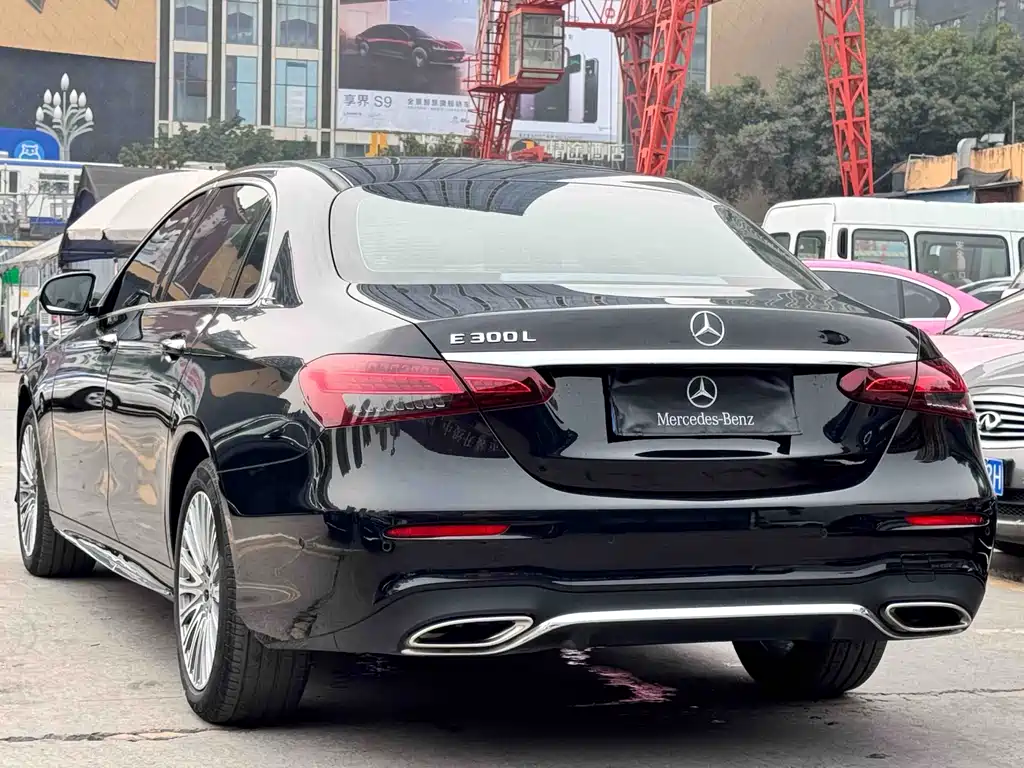 MERCEDES-BENZ E CLASS