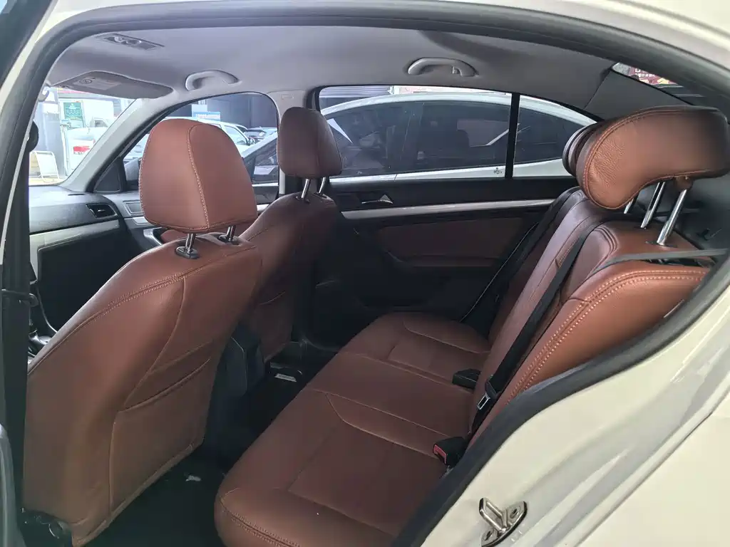 Volkswagen Lavida — миниатюра 9