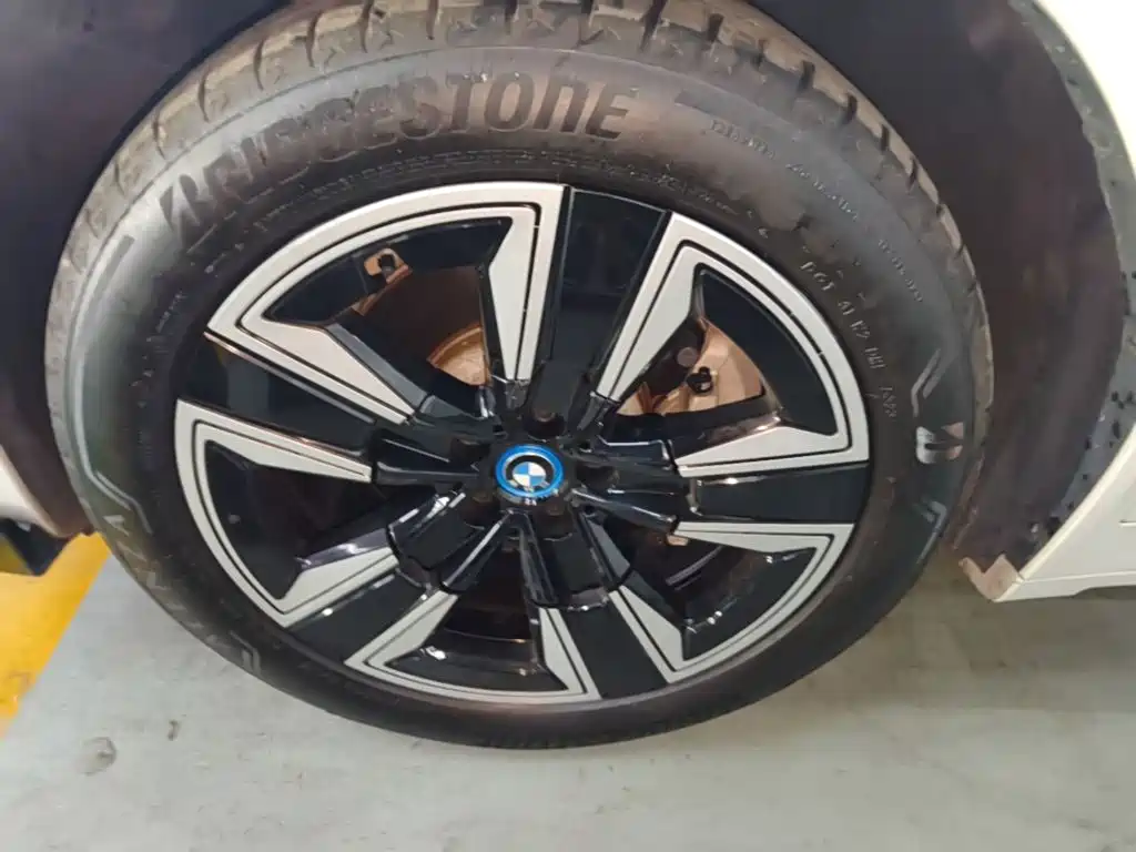 BMW iX3 — миниатюра 23