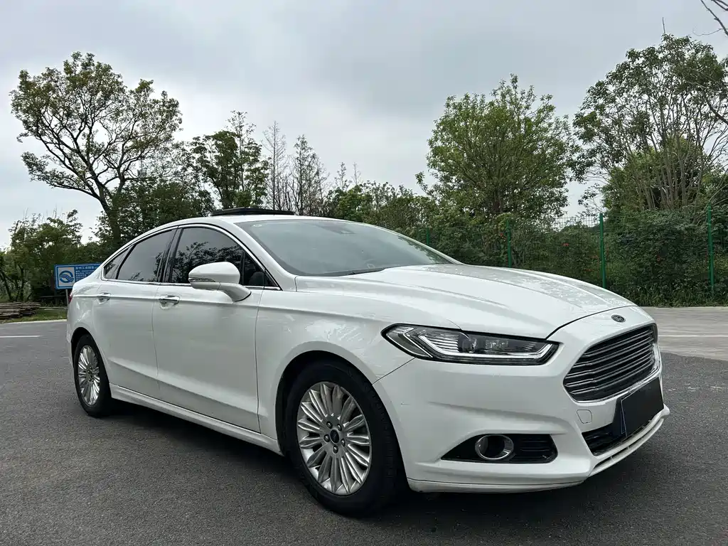 Ford Mondeo 2013 2.0L GTDi200 Luxury