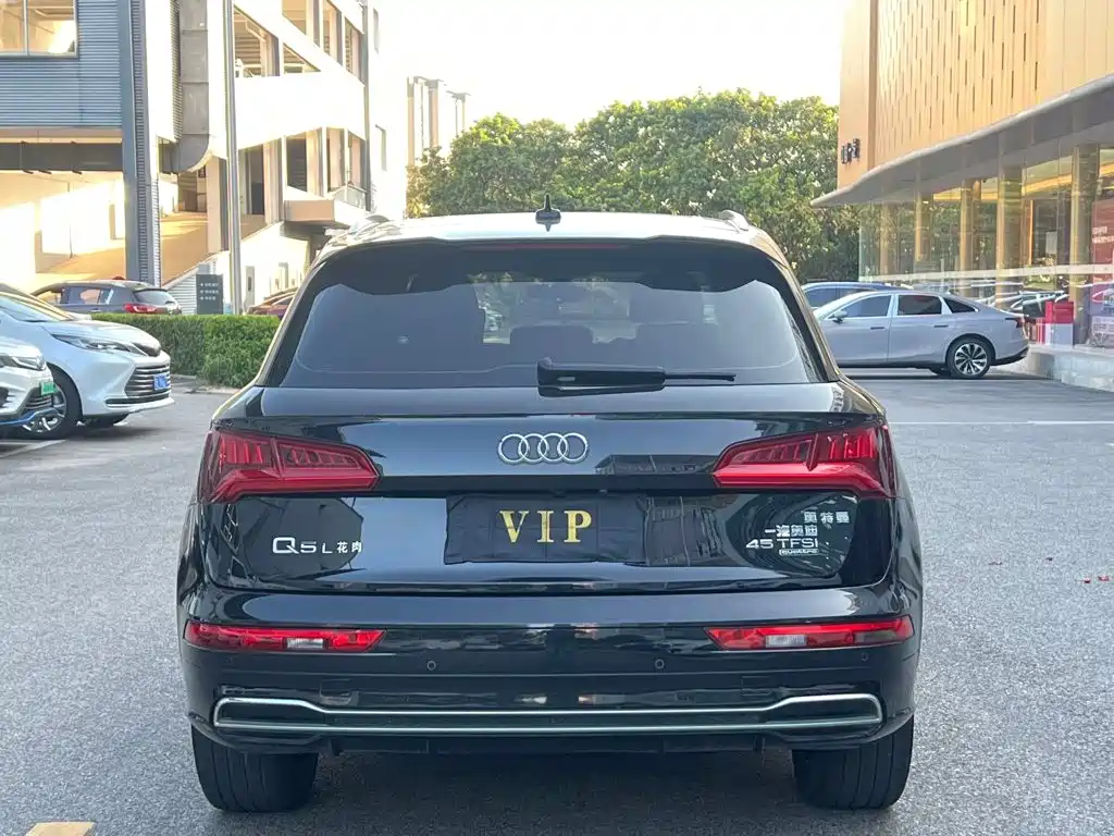 Audi Q5L — миниатюра 9