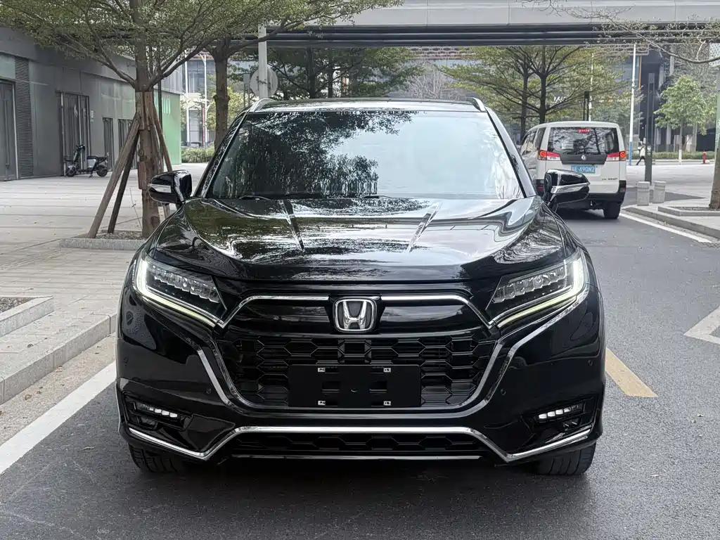 HONDA UR V