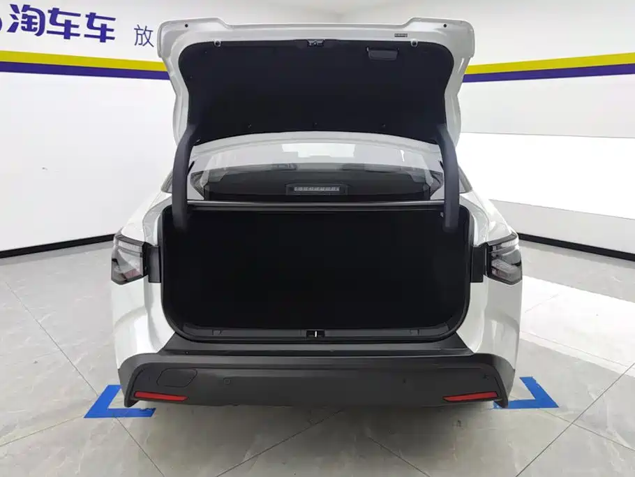 Toyota bZ3 — миниатюра 4