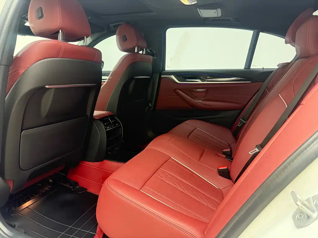 BMW 5 Series — миниатюра 14
