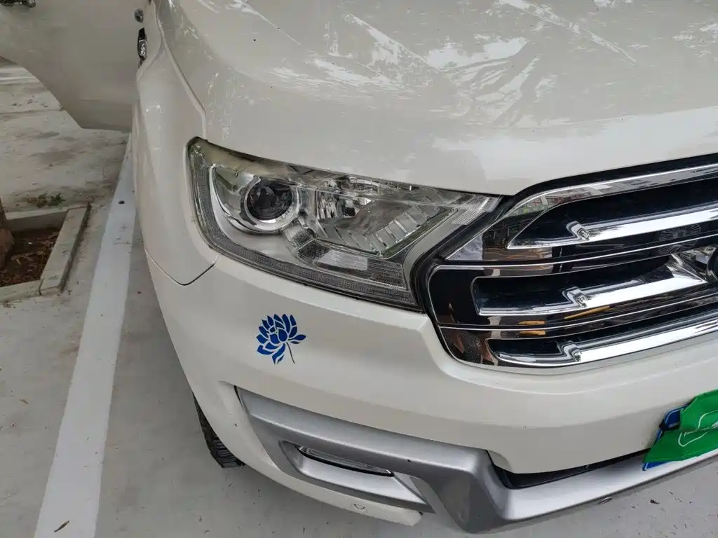 Ford Everest — миниатюра 7