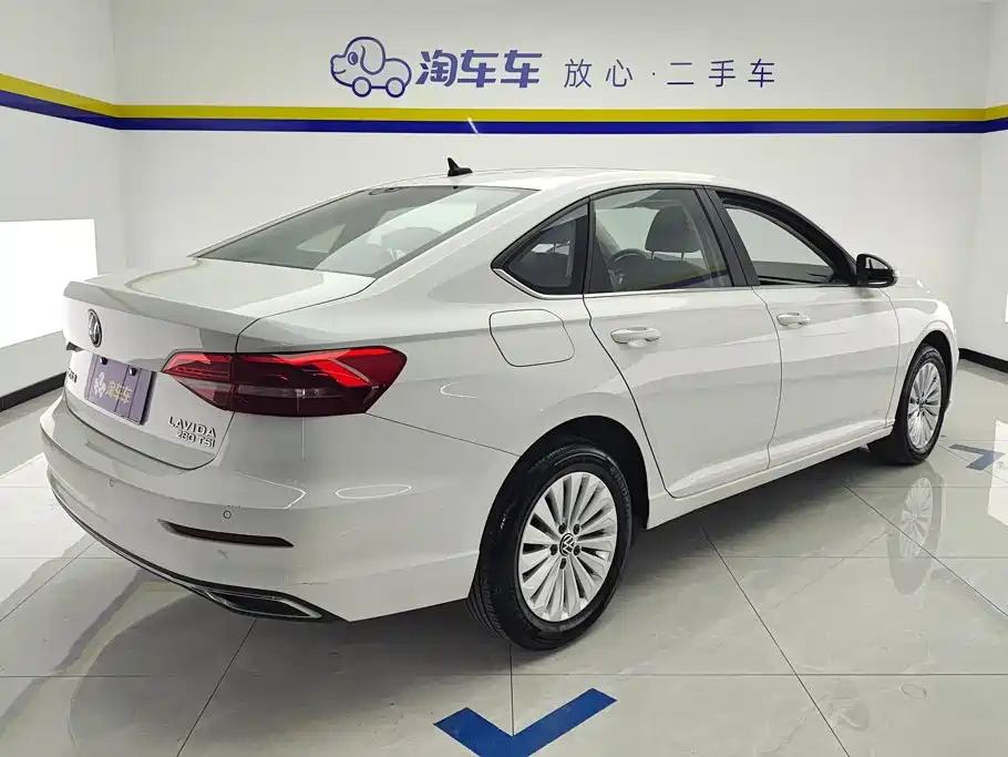 Volkswagen Lavida — миниатюра 3