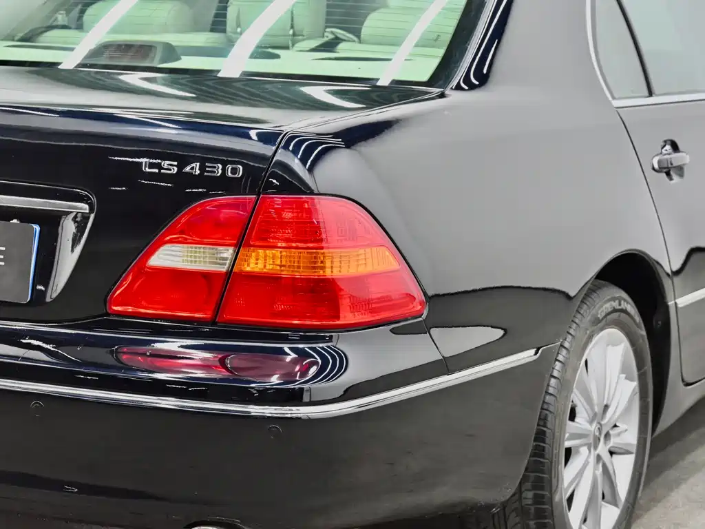 Lexus LS — миниатюра 13