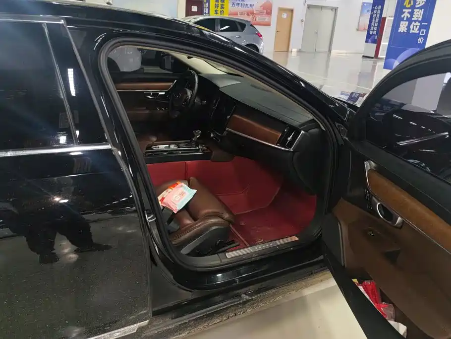 Volvo S90 — миниатюра 8