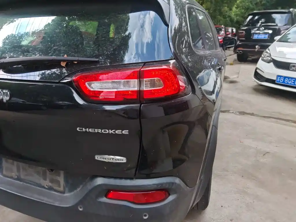 Jeep Cherokee — миниатюра 8