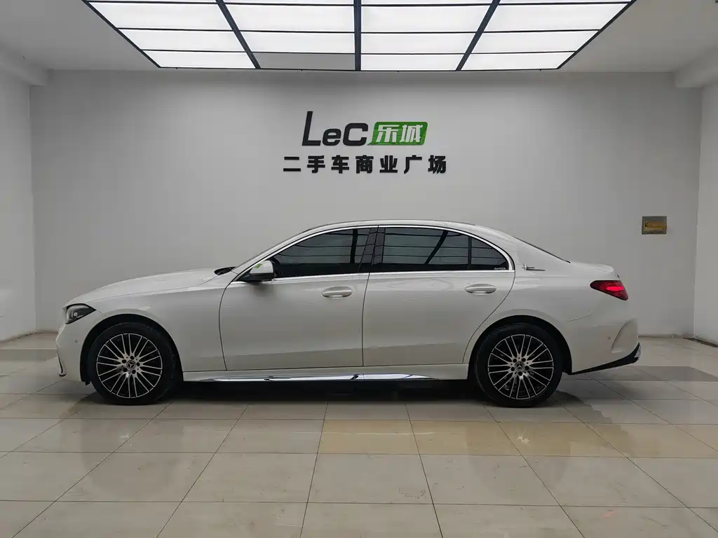 Mercedes-Benz C-Class — миниатюра 4