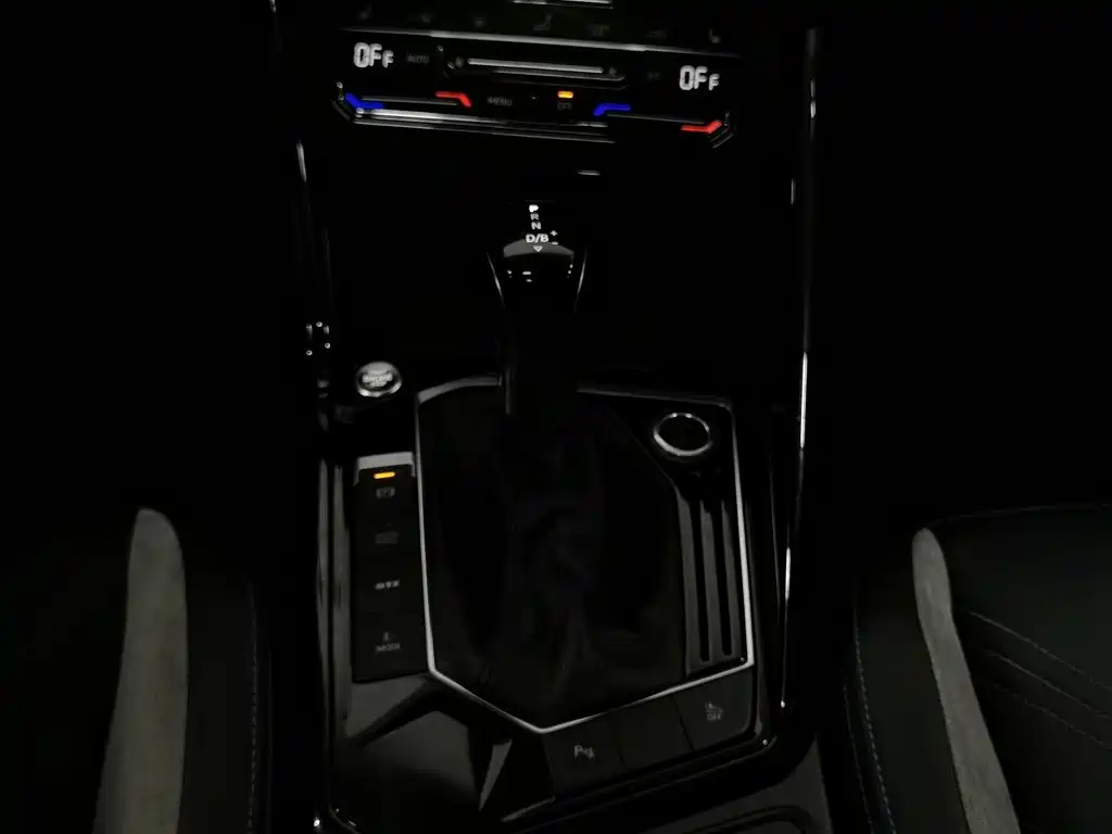 Volkswagen 探岳 GTE — миниатюра 13