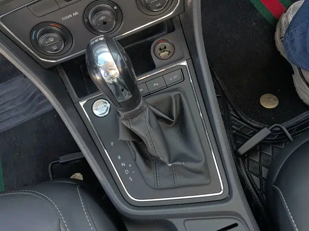 Volkswagen Lavida — миниатюра 14