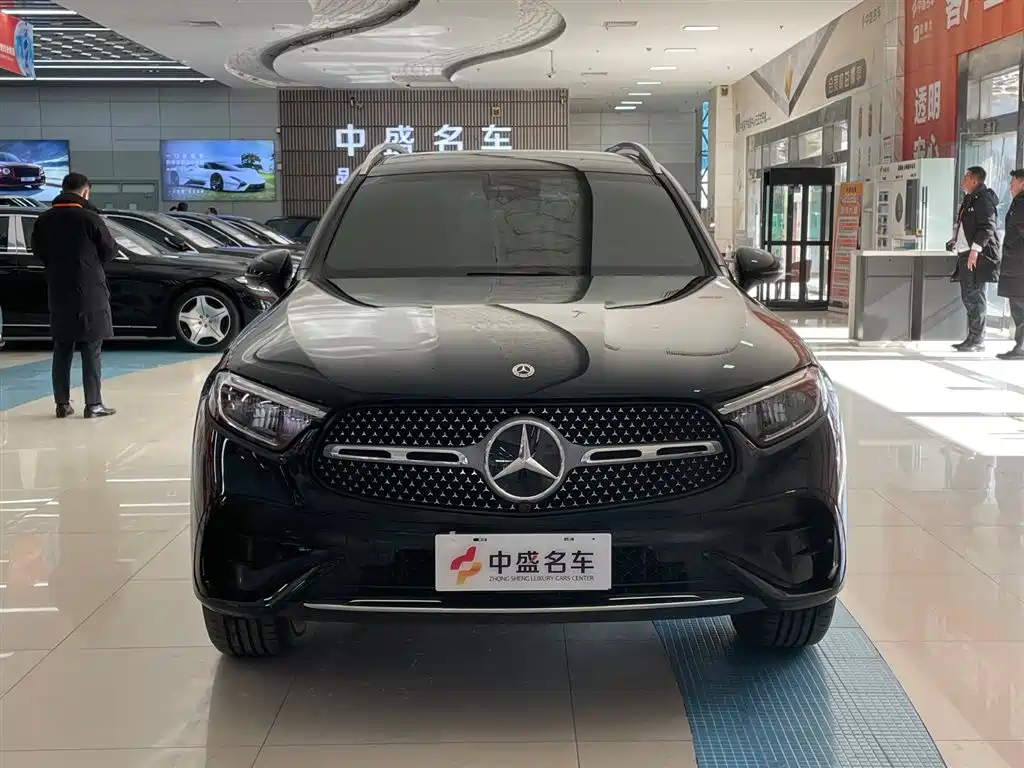 MERCEDES-BENZ GLC