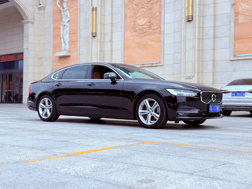Volvo S90 2017 T4