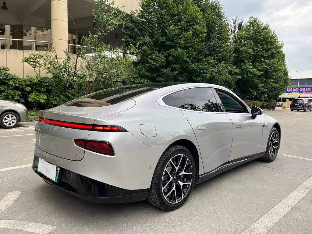 XPeng P7 — миниатюра 21