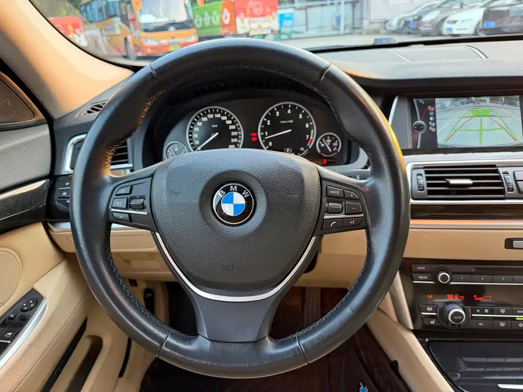 BMW 5 Series GT — миниатюра 4