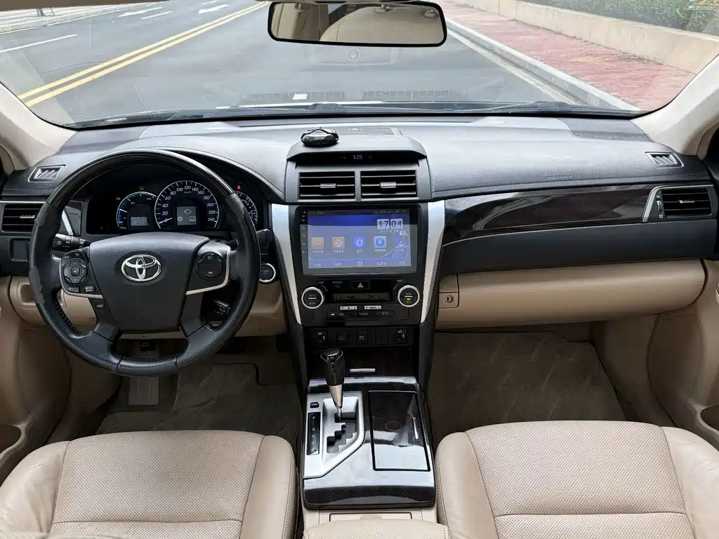 Toyota Camry — миниатюра 13