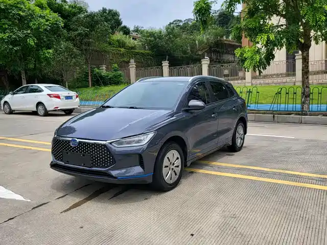 BYD e2