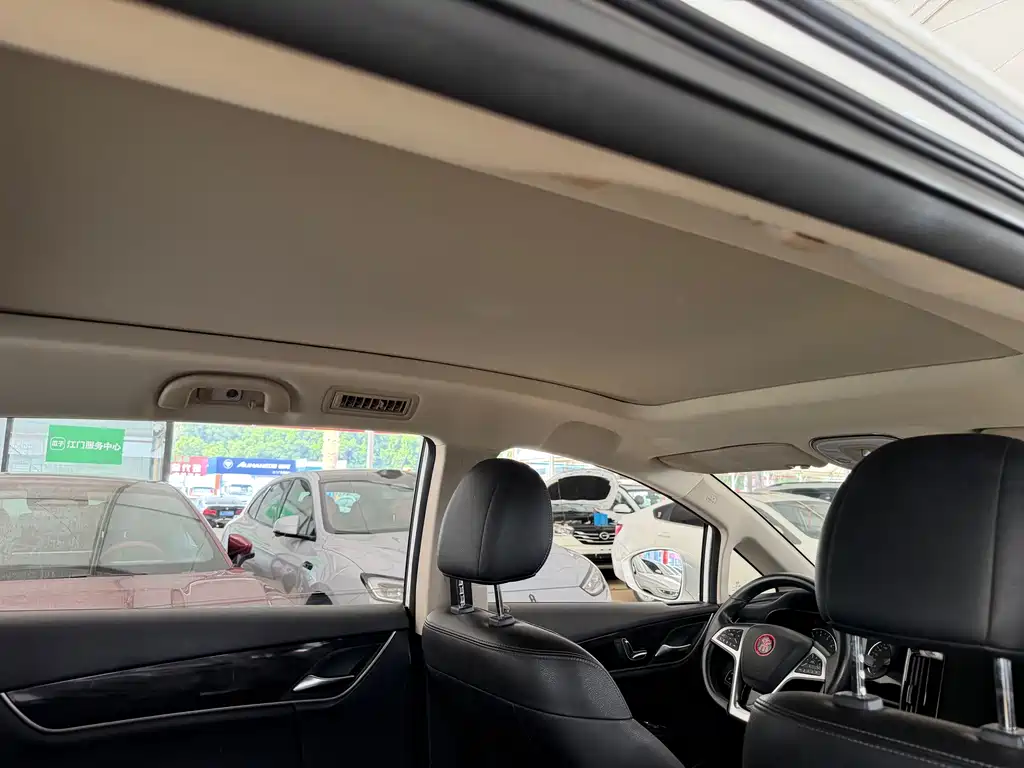 BYD MAX — миниатюра 18