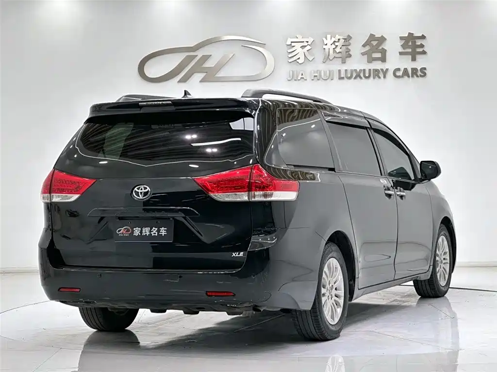Toyota Sienna 2011 3.5L AT