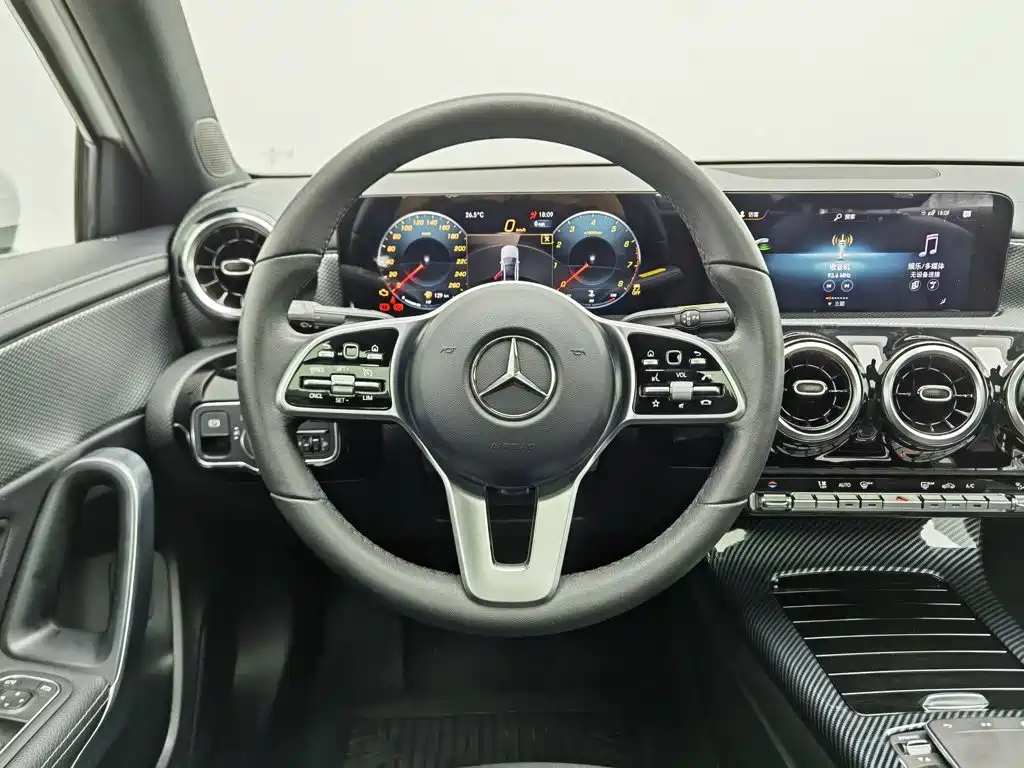Mercedes-Benz A-Class — миниатюра 11