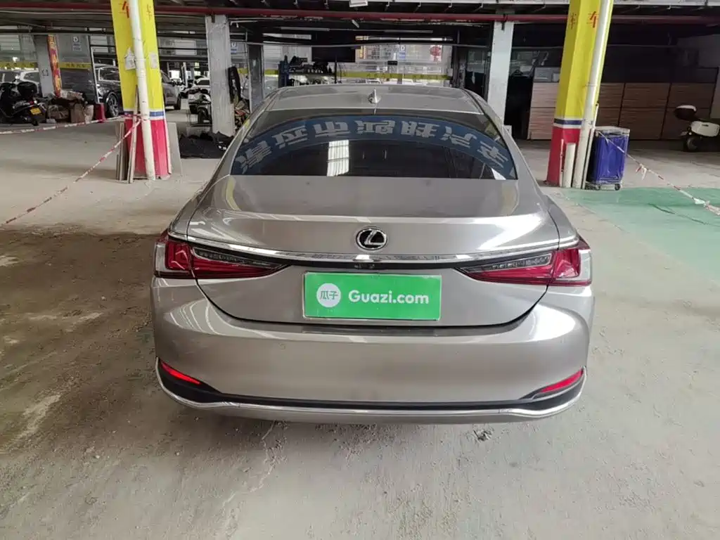 Lexus ES — миниатюра 6