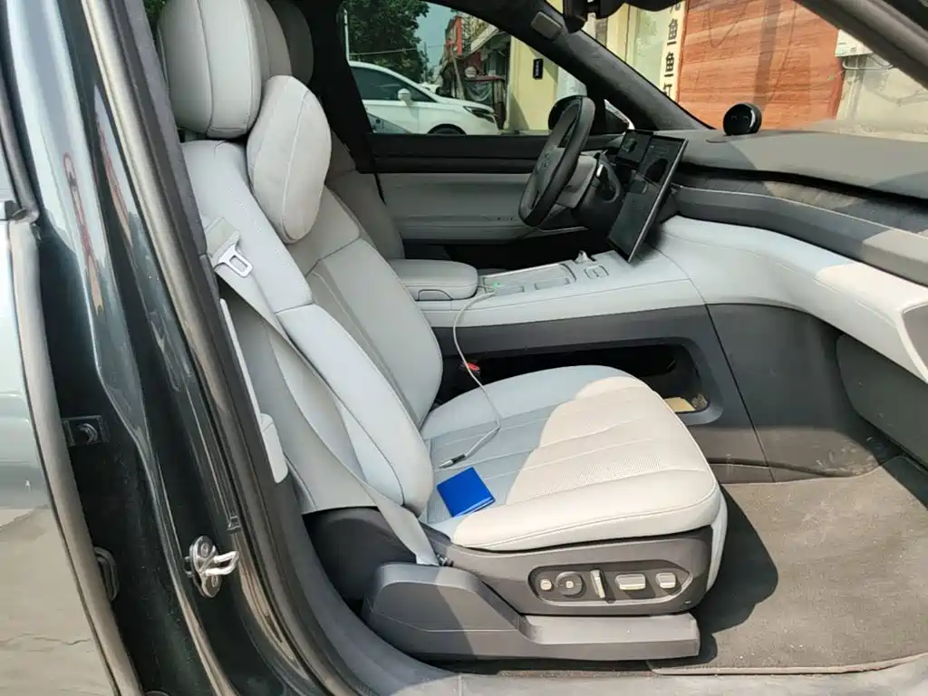NIO ES8 — миниатюра 25