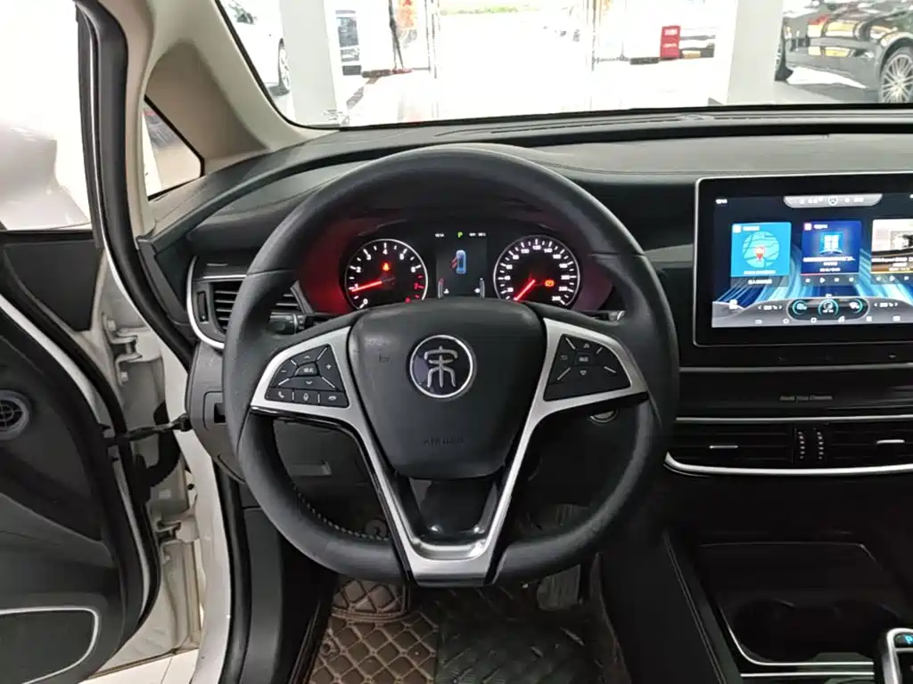 BYD MAX — миниатюра 11